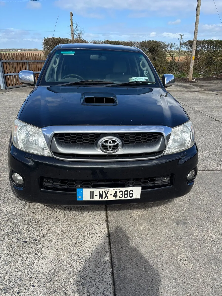 Toyota Hilux 2011 - Image 2