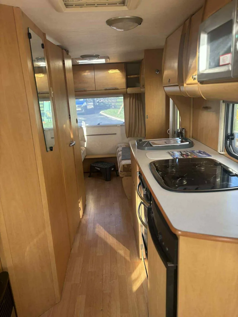 Caravan Bailey Pageant series 6 - Image 3