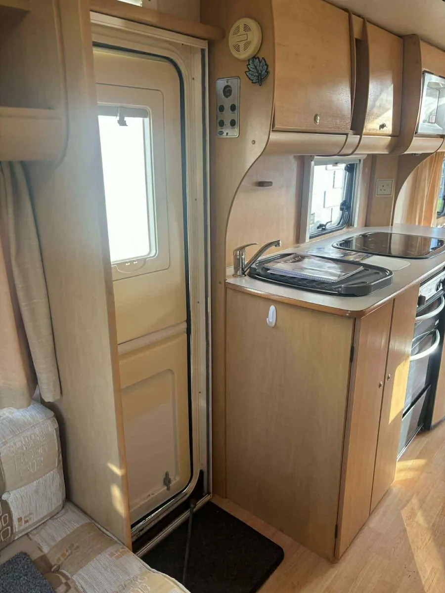 Caravan Bailey Pageant series 6 - Image 4