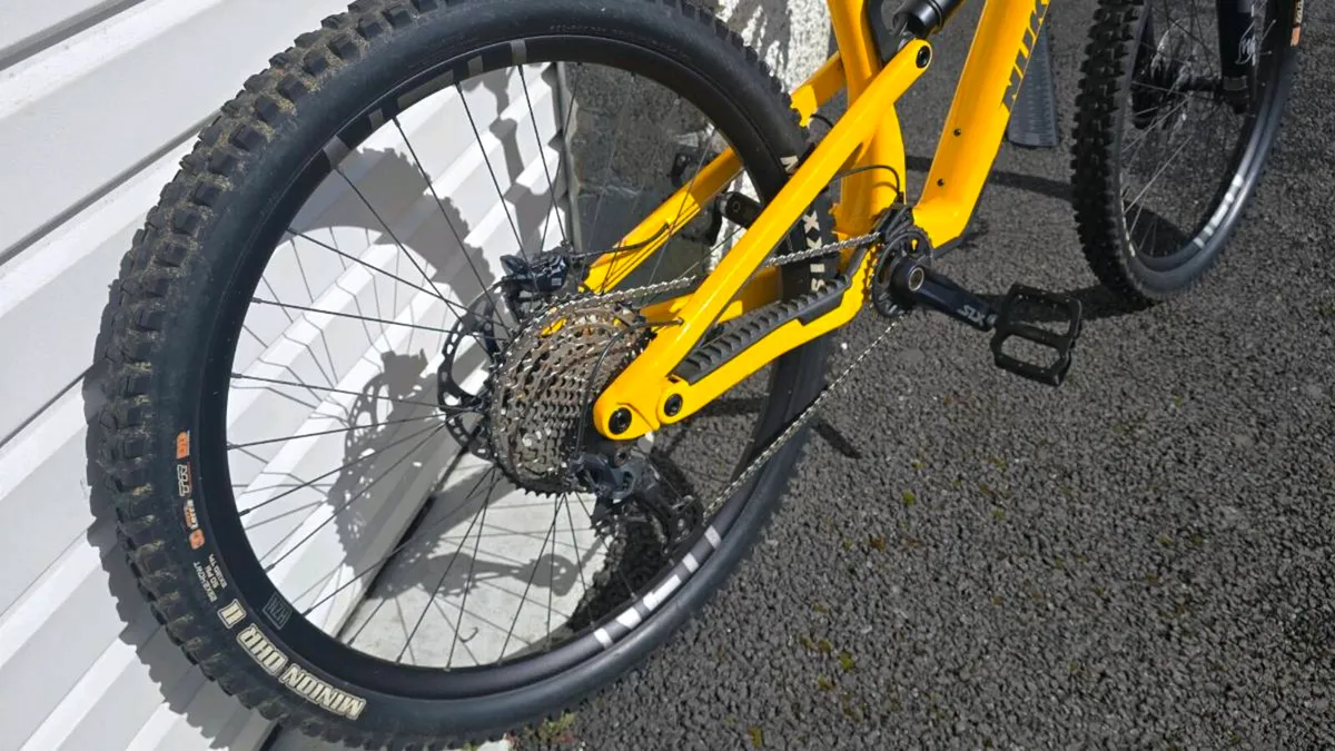 2022 MTB Nukeproof Mega 290 Carbon Elite. Size X2L - Image 2