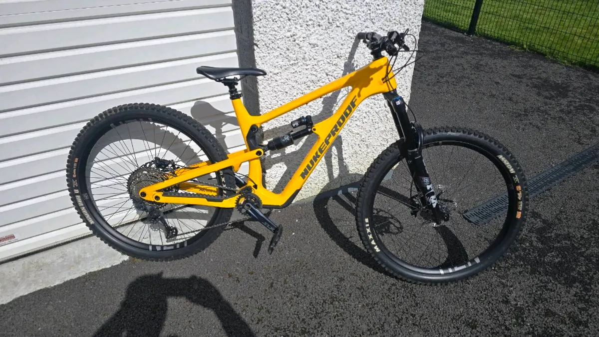 2022 MTB Nukeproof Mega 290 Carbon Elite. Size X2L - Image 1