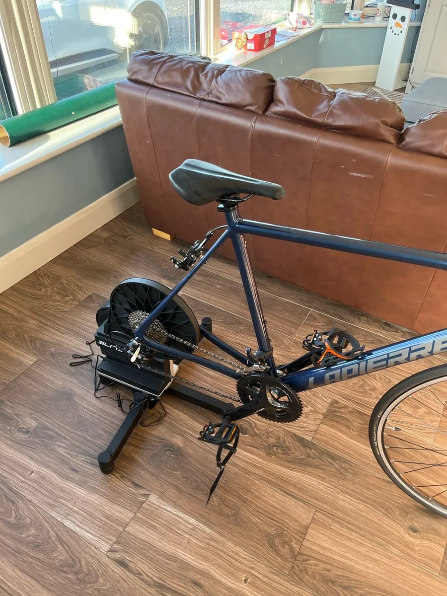 Turbo trainer an bike - Image 1