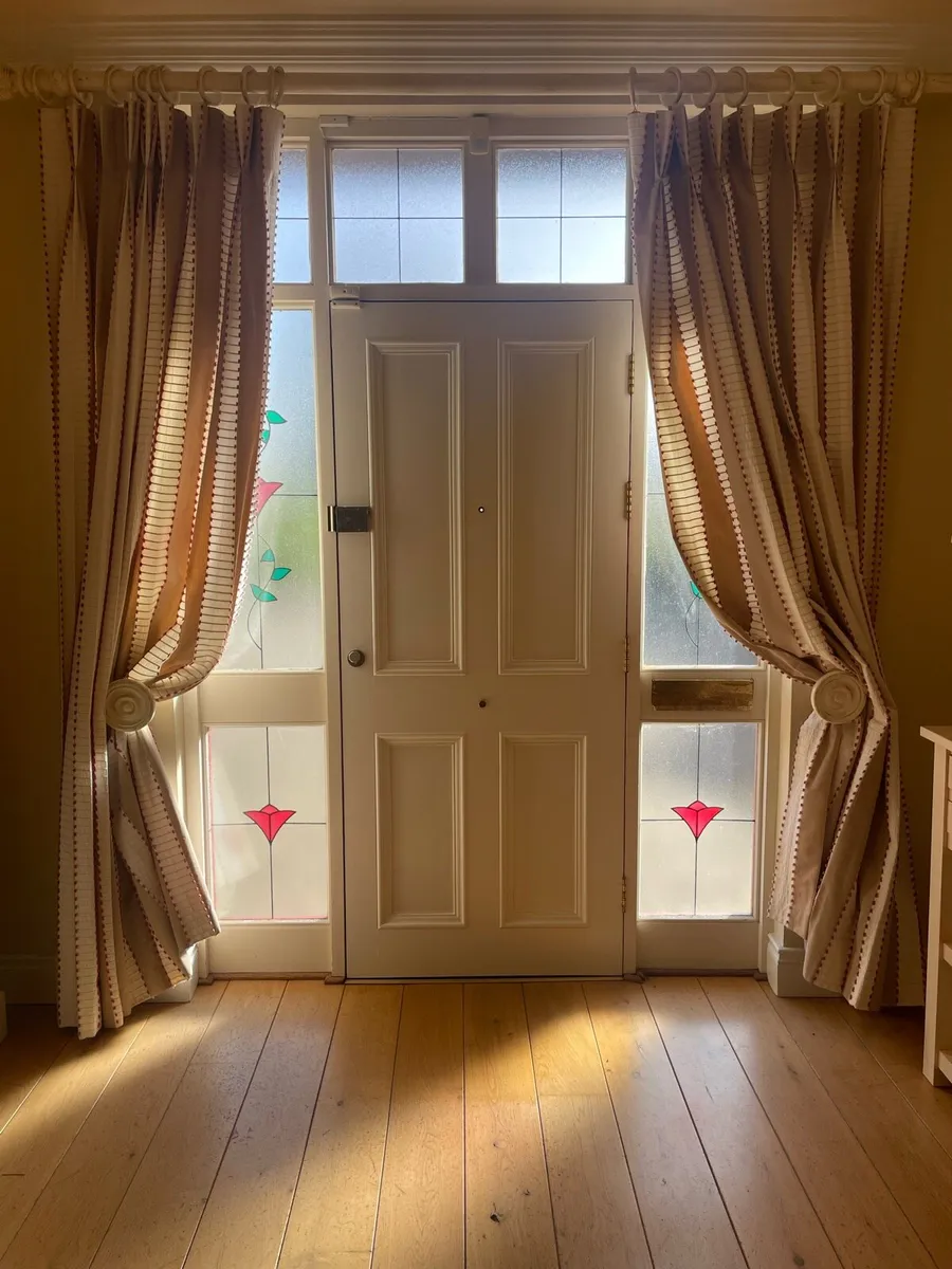 Curtains with pole and hold backs - Image 1