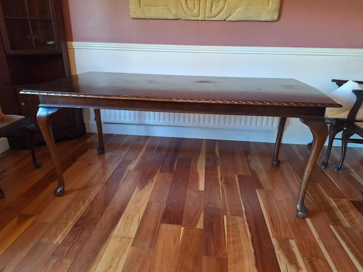 Mahogoney Dining Room Table - Image 1