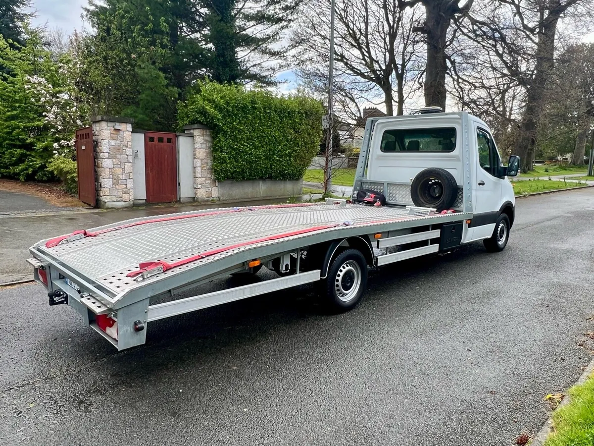 2018 Mercedes Sprinter Recovery Spotless - Image 2