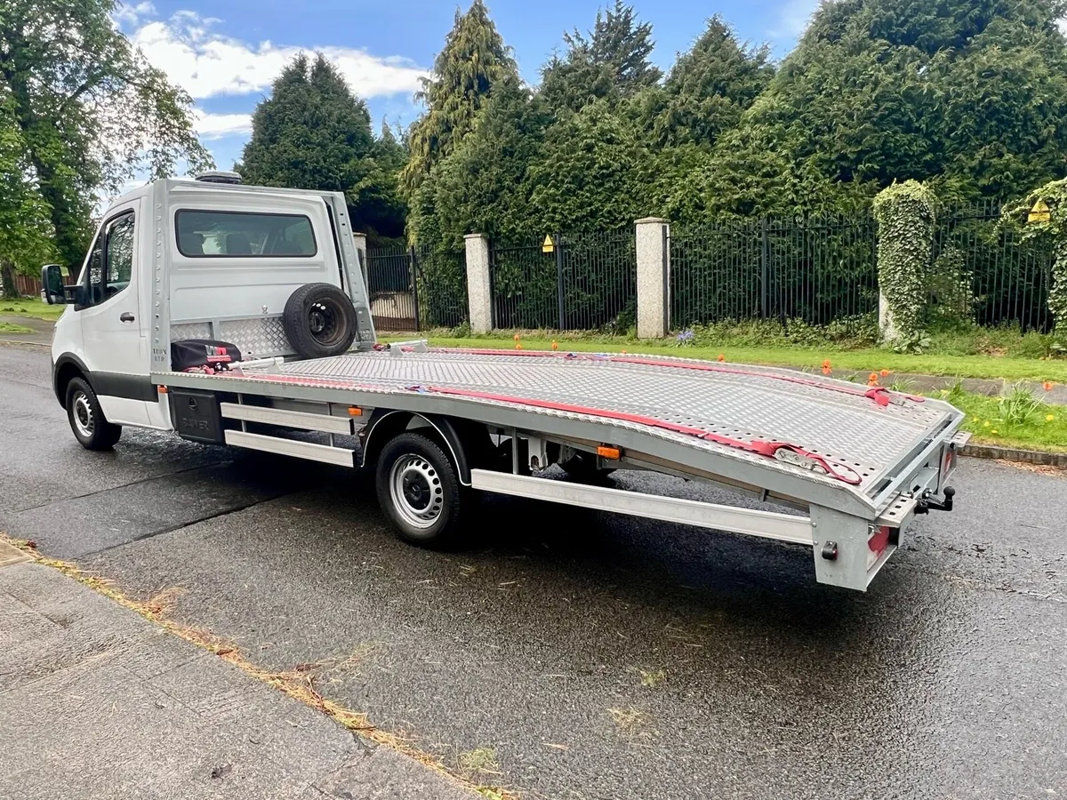 2018 Mercedes Sprinter Recovery Spotless - Image 4