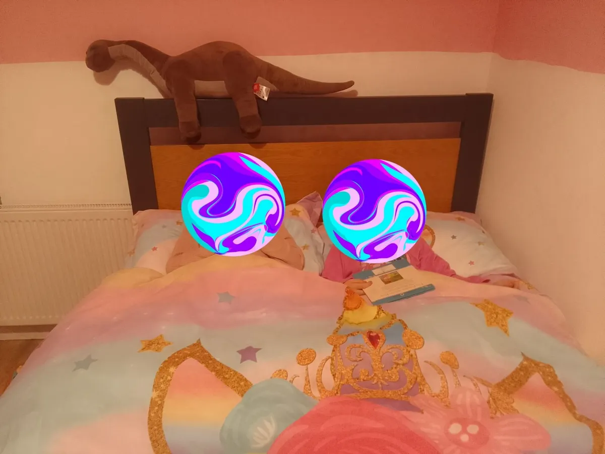 Small double bed - Image 1