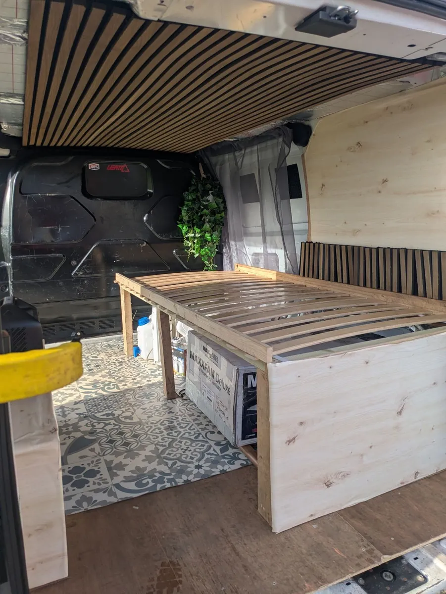 Day/Surf Van - 151 Ford Transit Custom SWB - Image 2