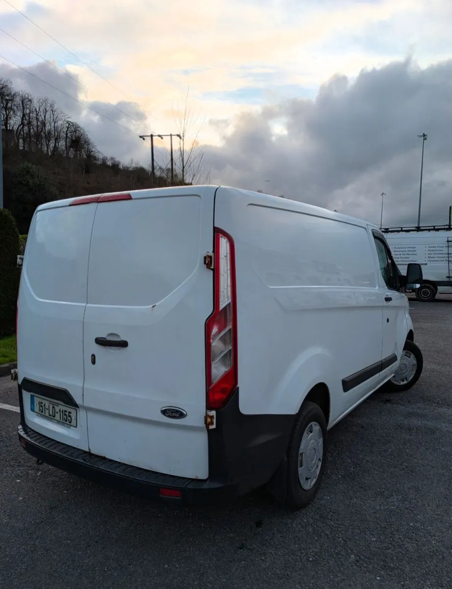 Day/Surf Van - 151 Ford Transit Custom SWB - Image 4