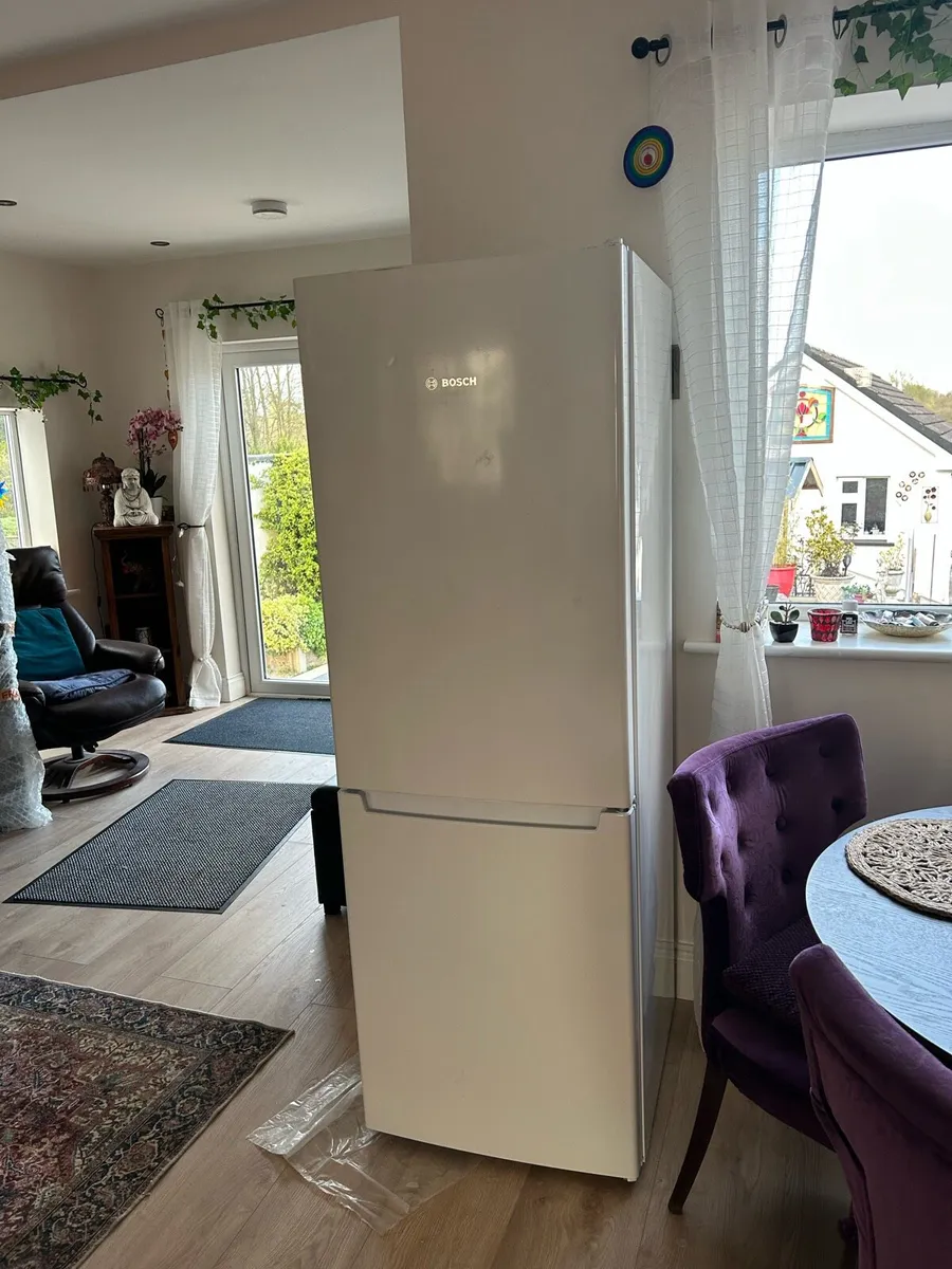 Bosch fridge / freezer frost free series 2 - Image 1