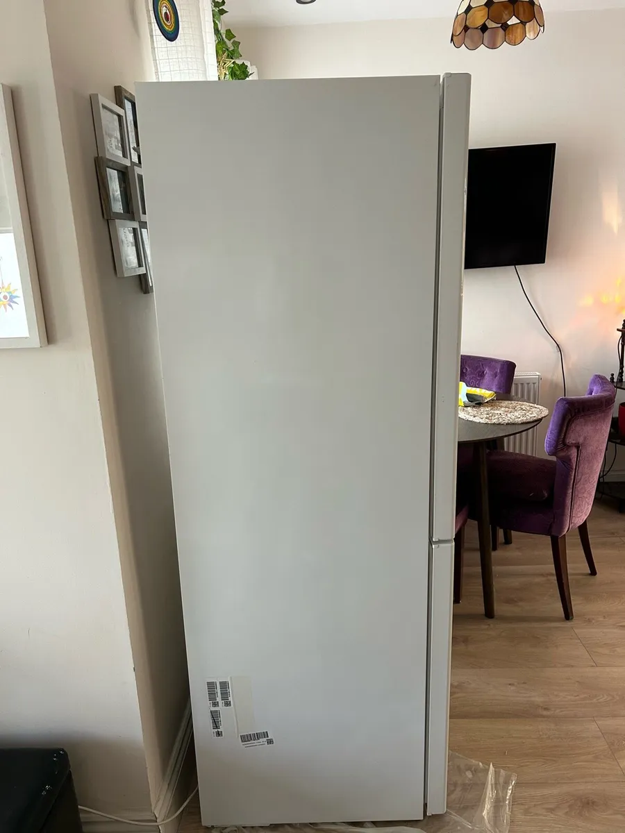 Bosch fridge / freezer frost free series 2 - Image 2