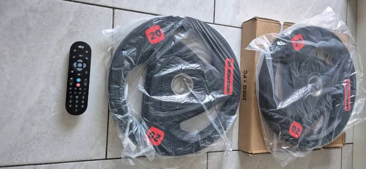 Brand new 2x20 kilo olympic tri grip weight plates - Image 4