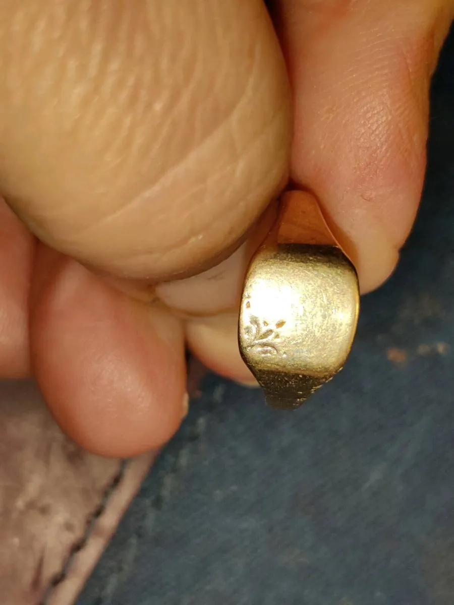 RARE SQUARE IDENTITY, 9CT Gold Vintage Signet Ring - Image 4