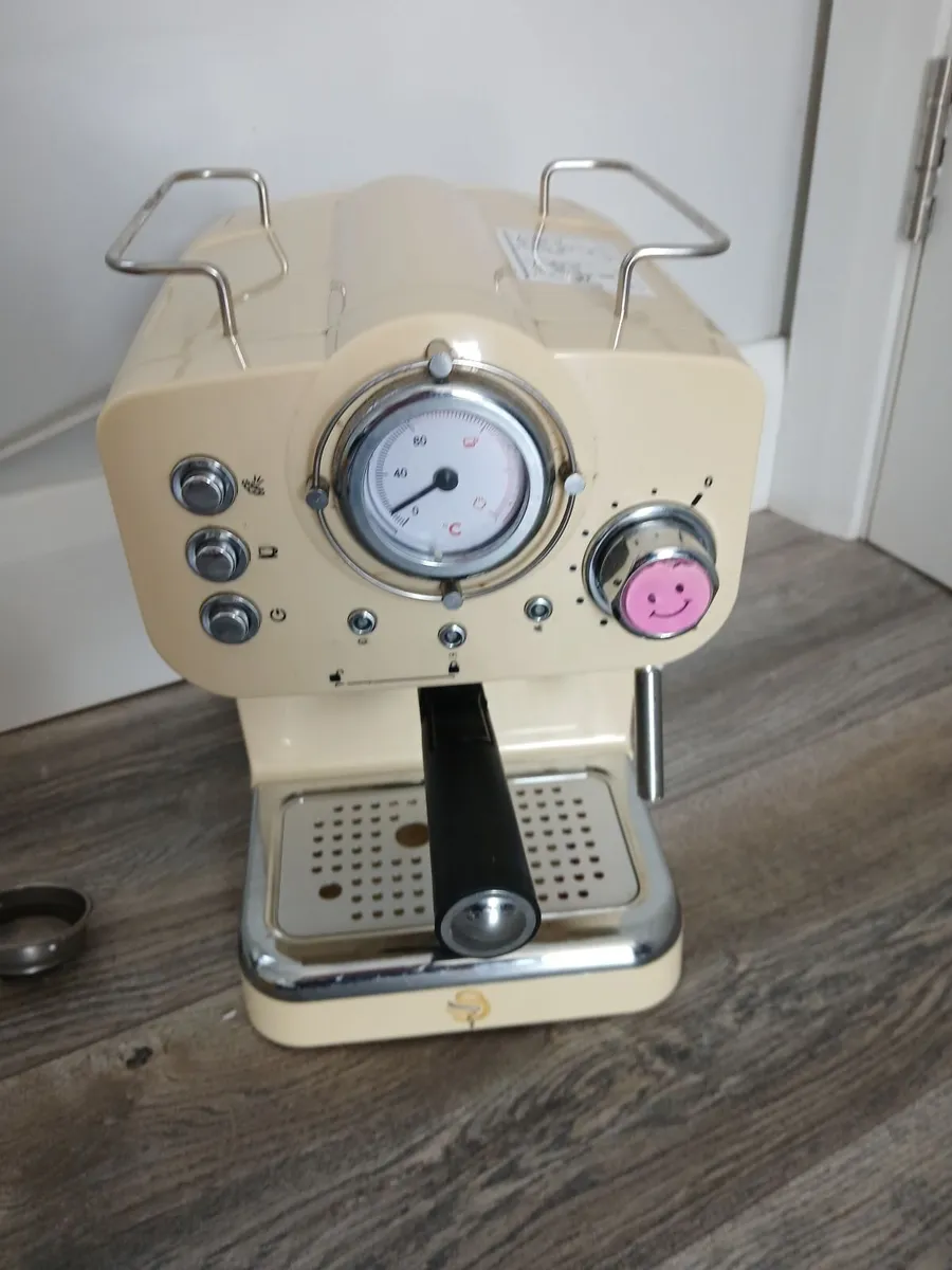Swan Coffee Machine - Image 1