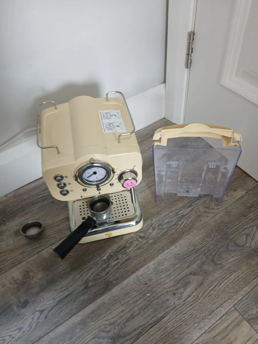 Swan Coffee Machine - Image 3