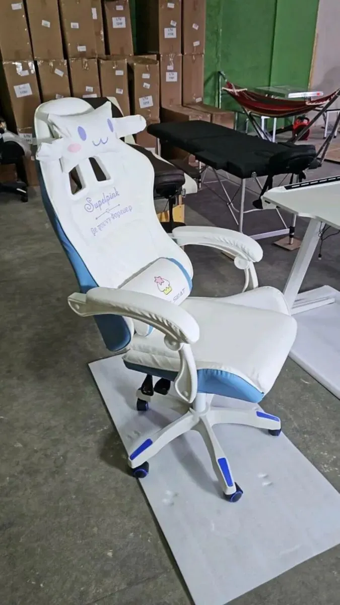 Chair for boys or girls brand new - Image 2