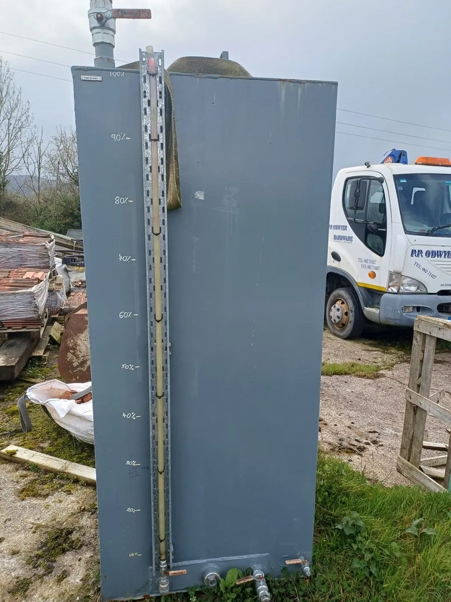 Oil tank - Image 1