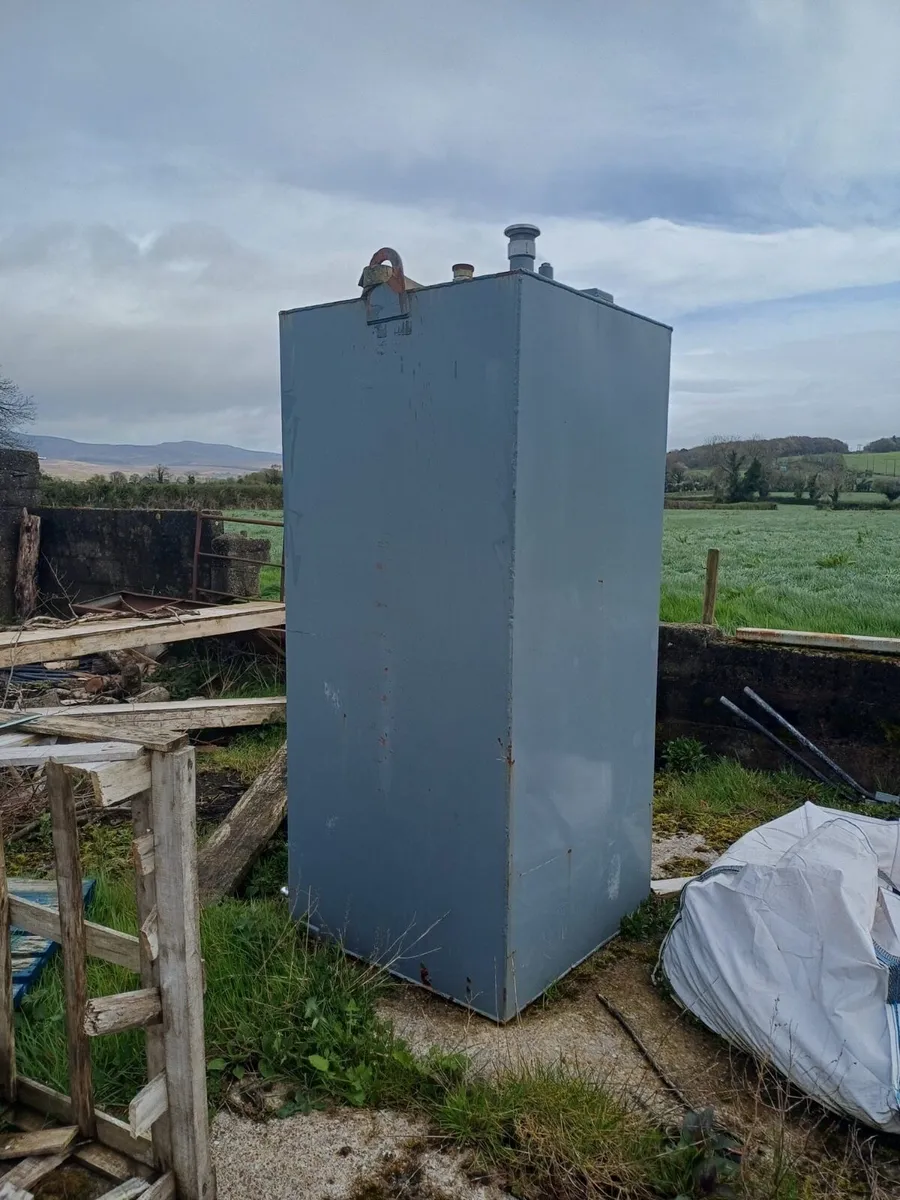 Oil tank - Image 2