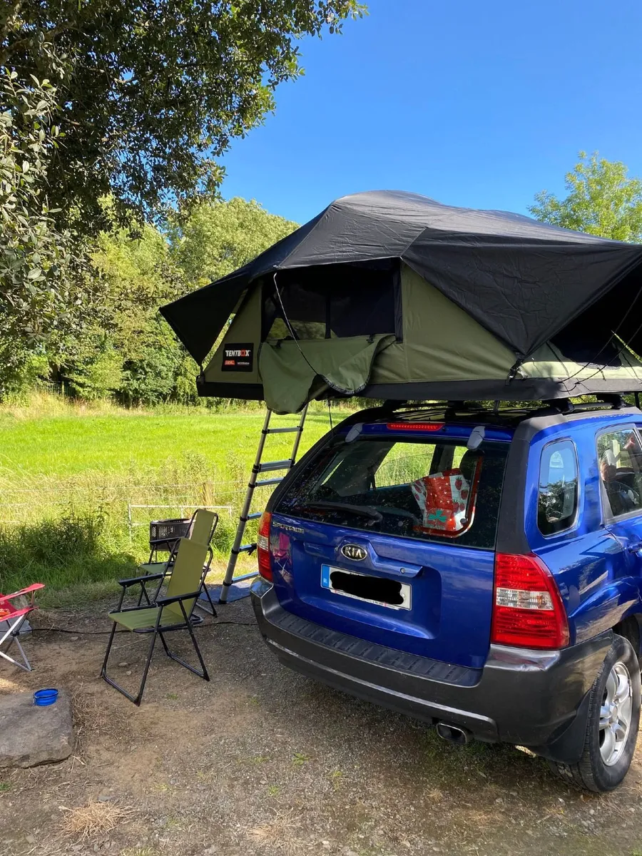 TentBox Lite XL roof tent: like-new condition - Image 1