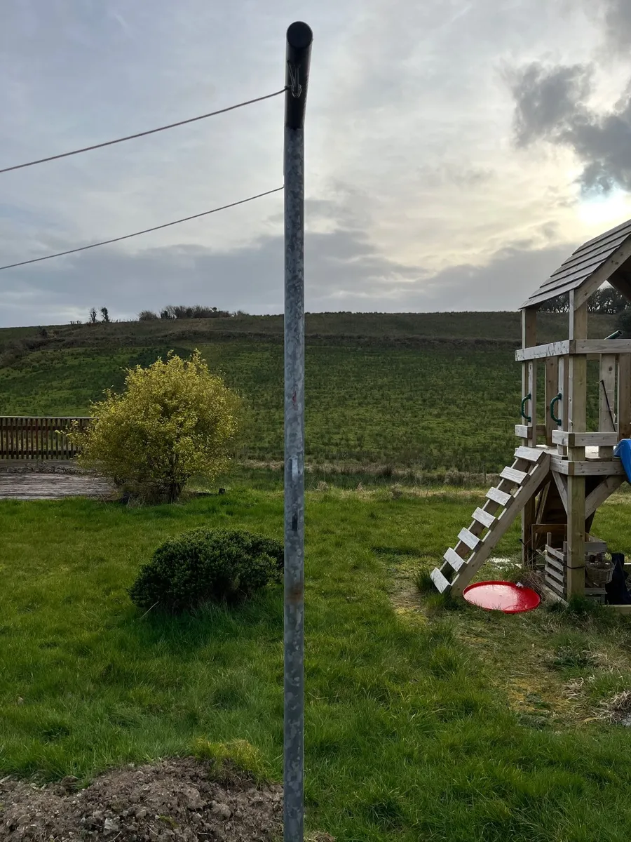 2x Clothes line poles - Image 1