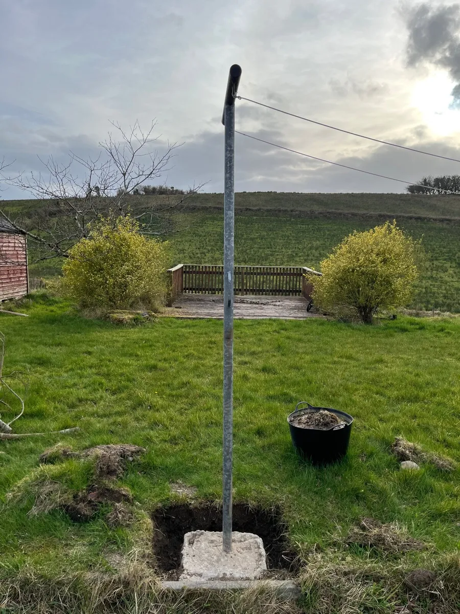 2x Clothes line poles - Image 2