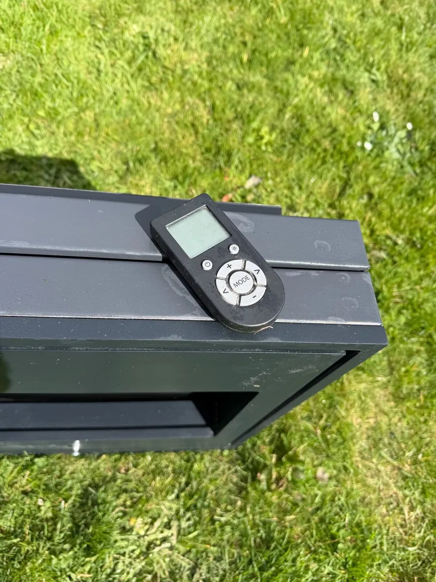 Electric insert stove with remote control - Image 1