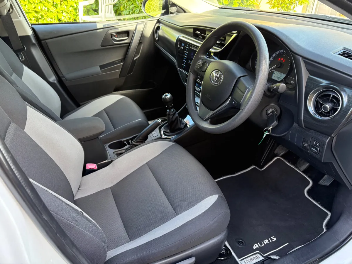 Toyota Auris 2016 Car/Van - Image 4