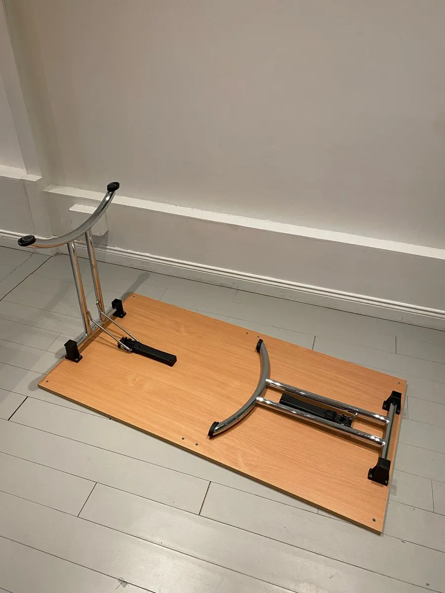 Foldable Table - Image 2