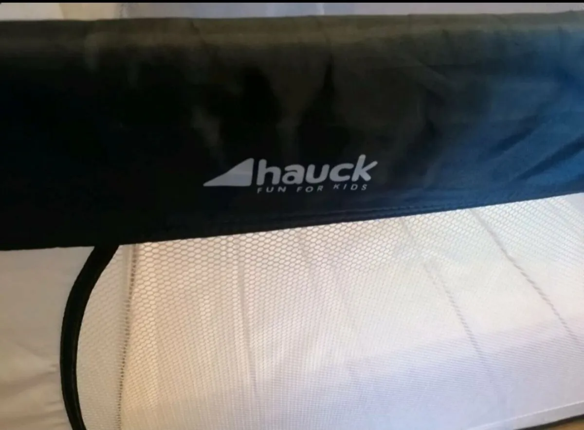 Travel Cot - Image 4