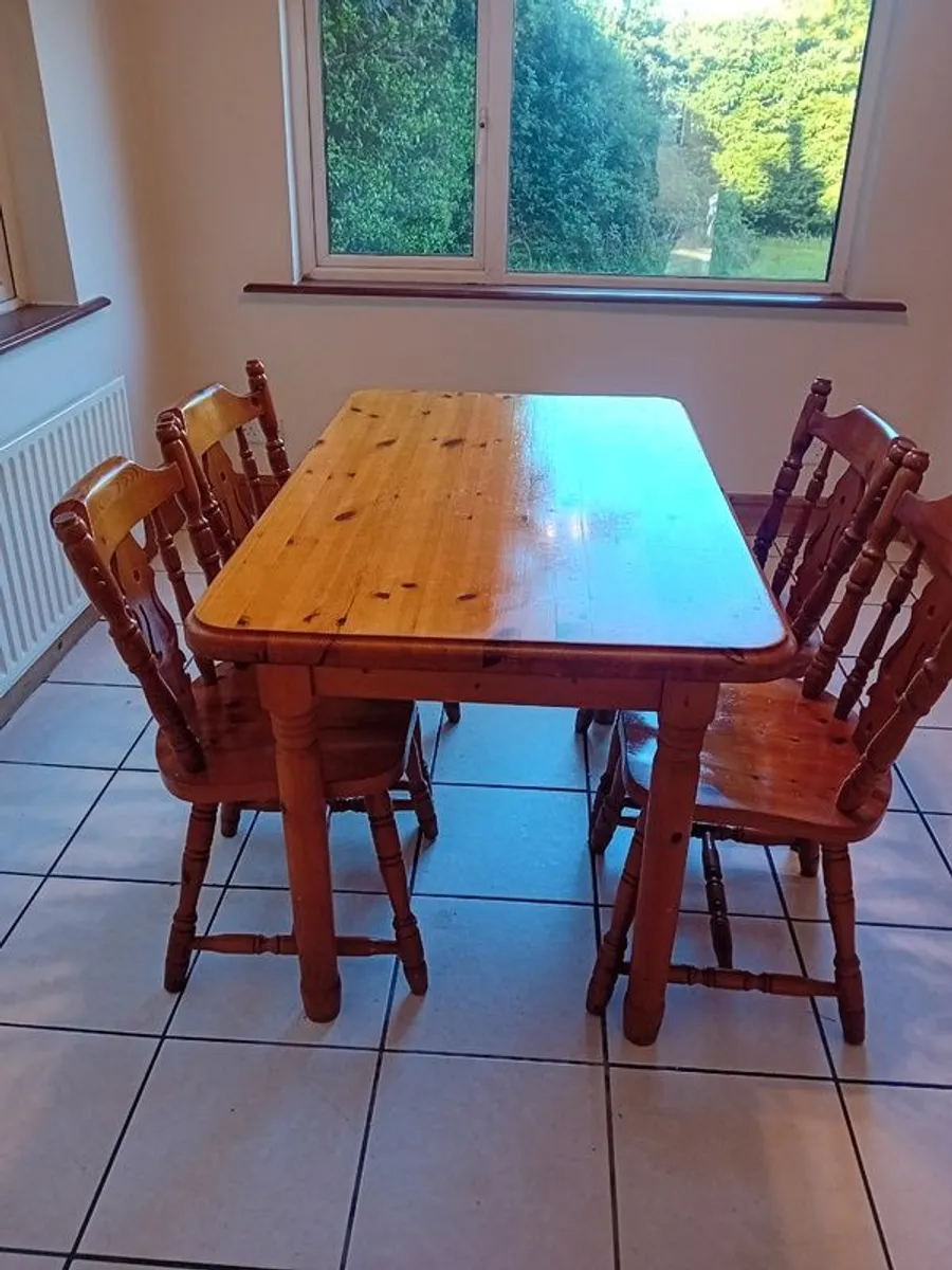 Kitchen Table and chairs - Image 1