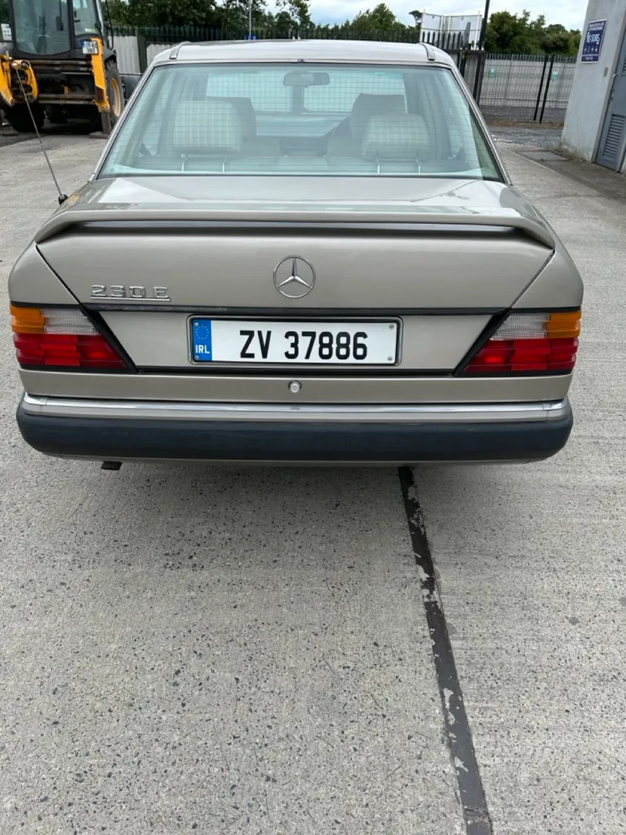 Car - Image 4