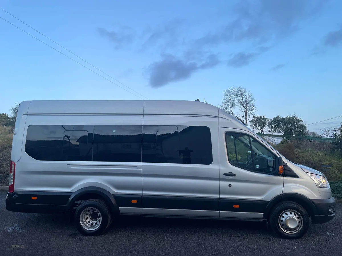 Ford Transit 460 L4 MINIBUS DIESEL RWD - Image 3