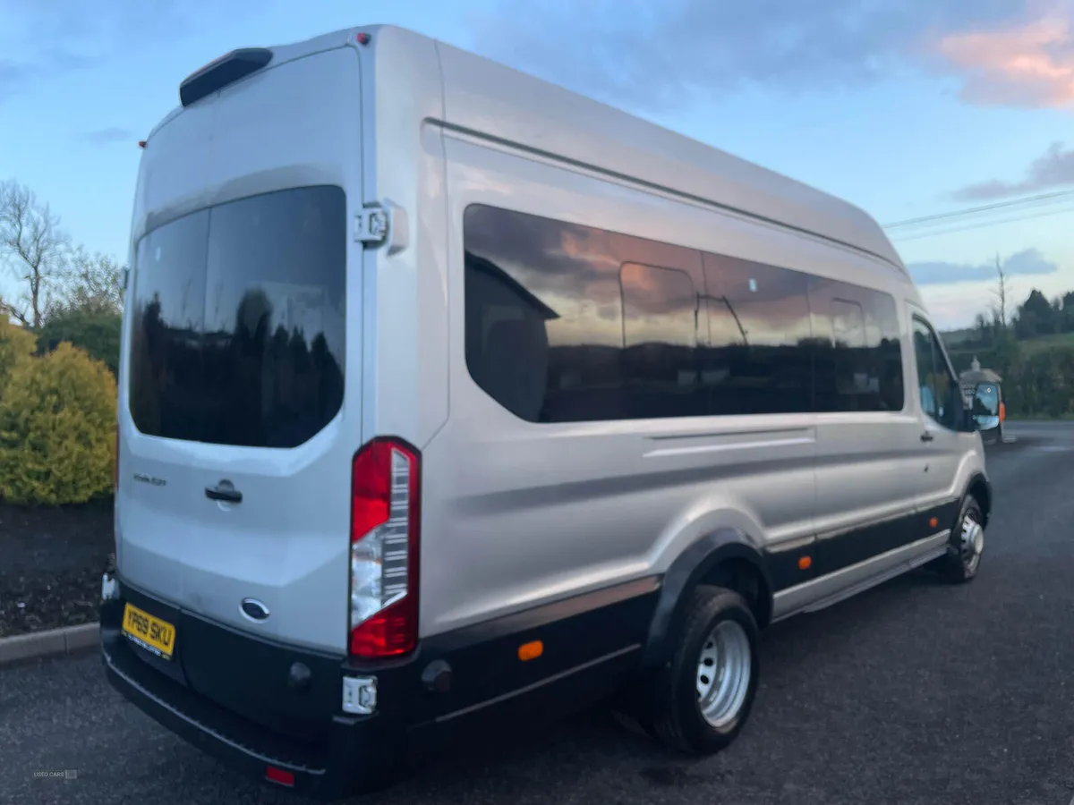Ford Transit 460 L4 MINIBUS DIESEL RWD - Image 2