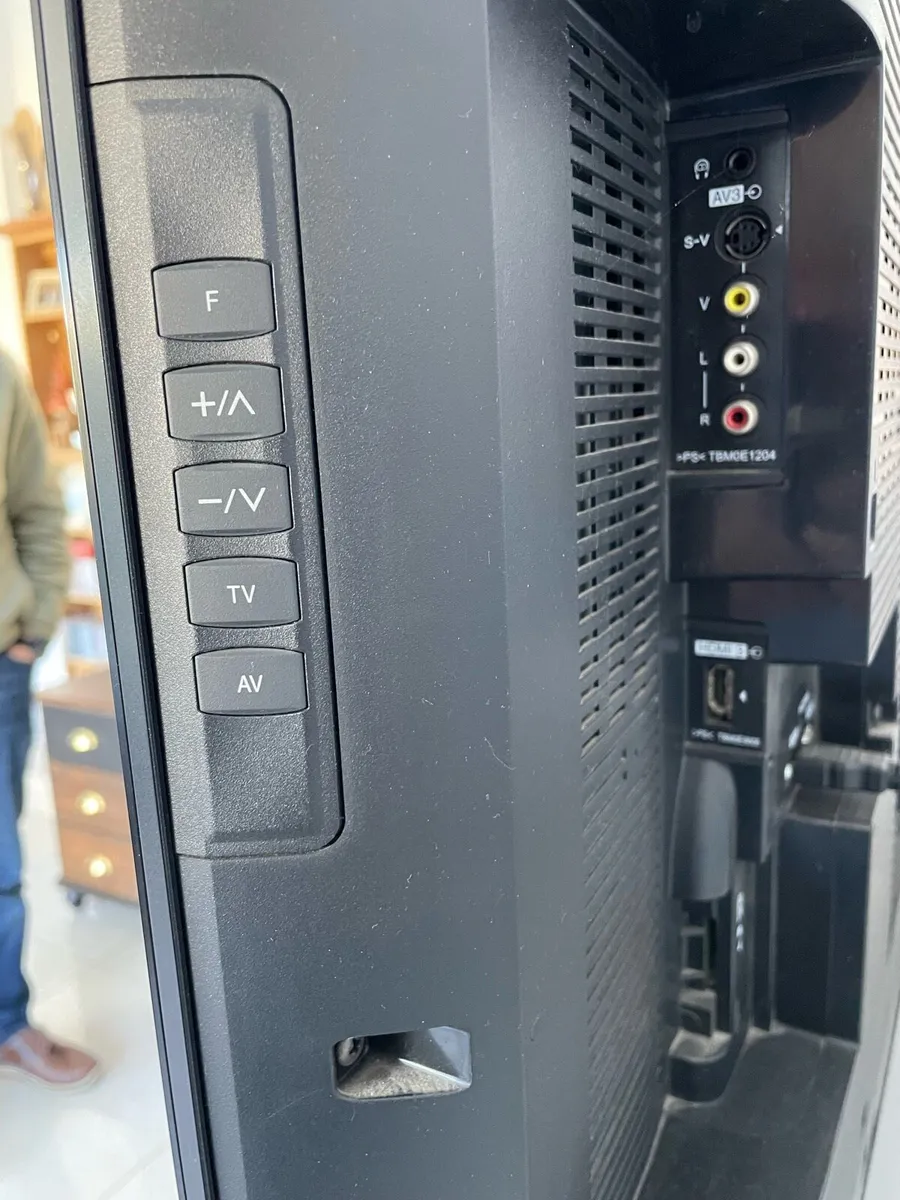 Panasonic 32” TV - Image 4