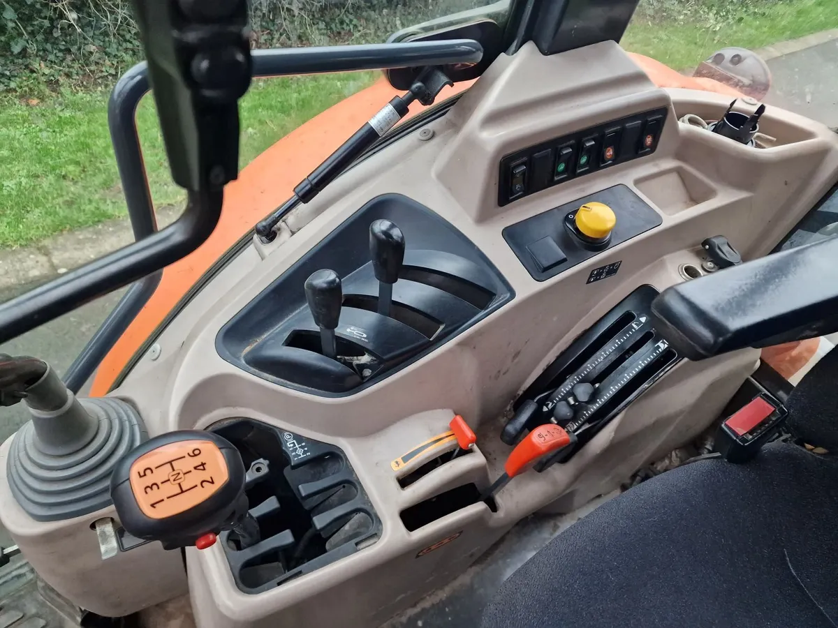 Kubota M8560 Compact Tractor with Loader 1200 hour - Image 4