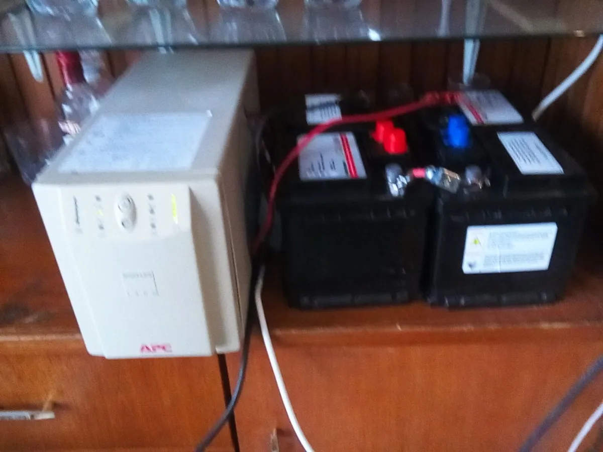 700w emergency back up power unit "ups" - Image 1