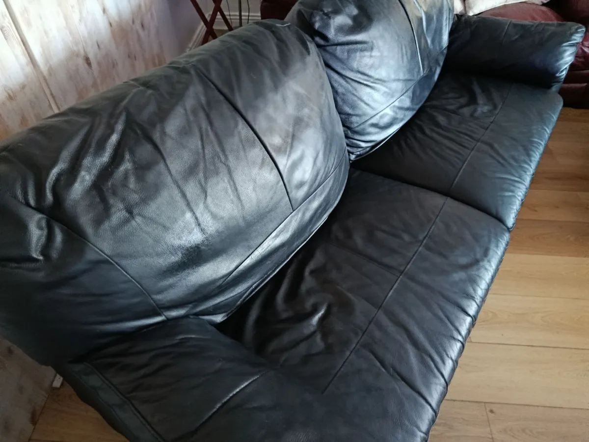 3 Seater Leather Couch - Image 3
