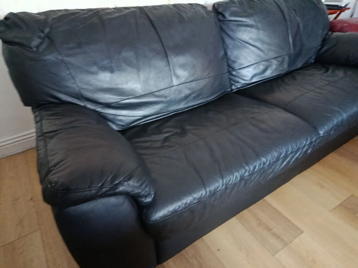 3 Seater Leather Couch - Image 4
