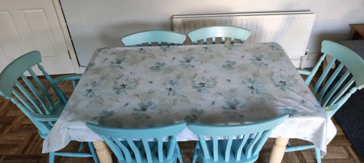 6 kitchen chairs - Image 1