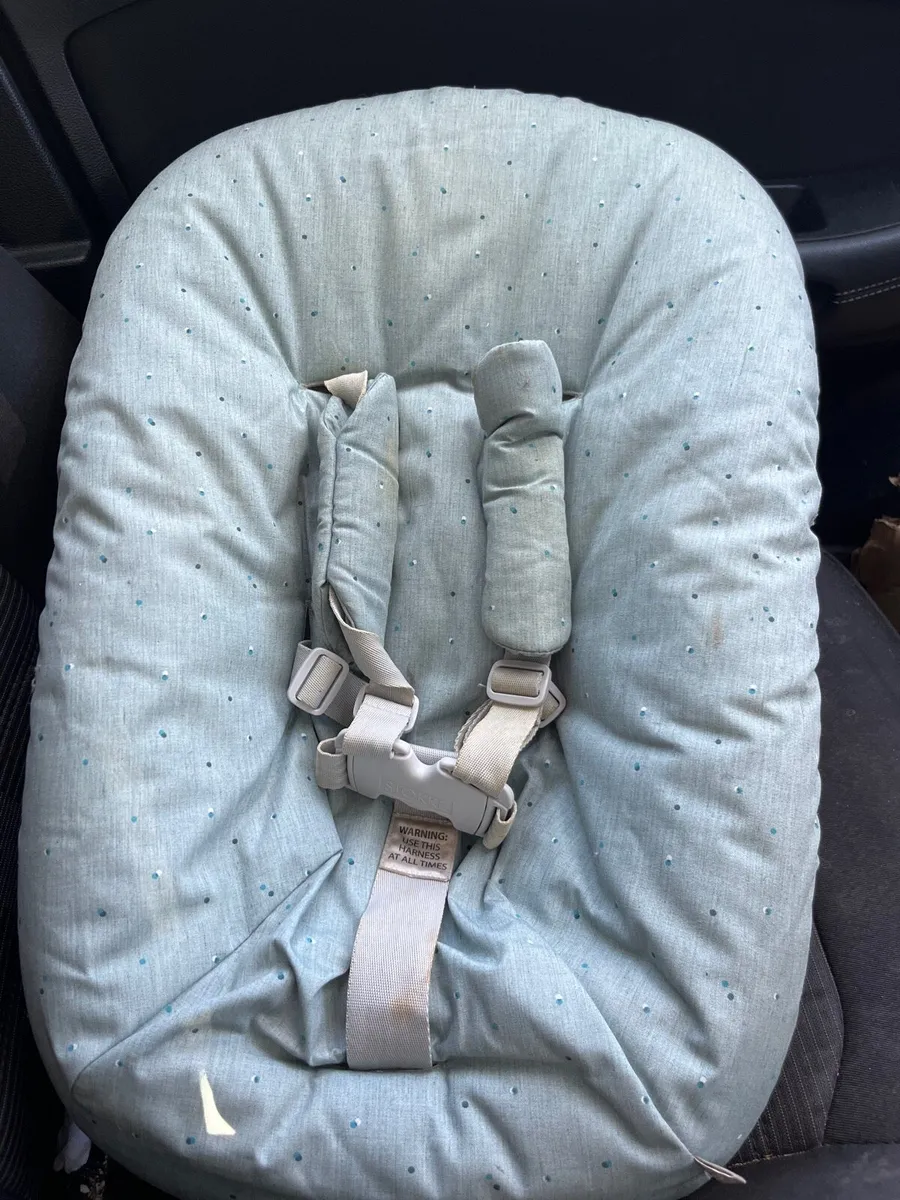 Stokke newborn seat - Image 1