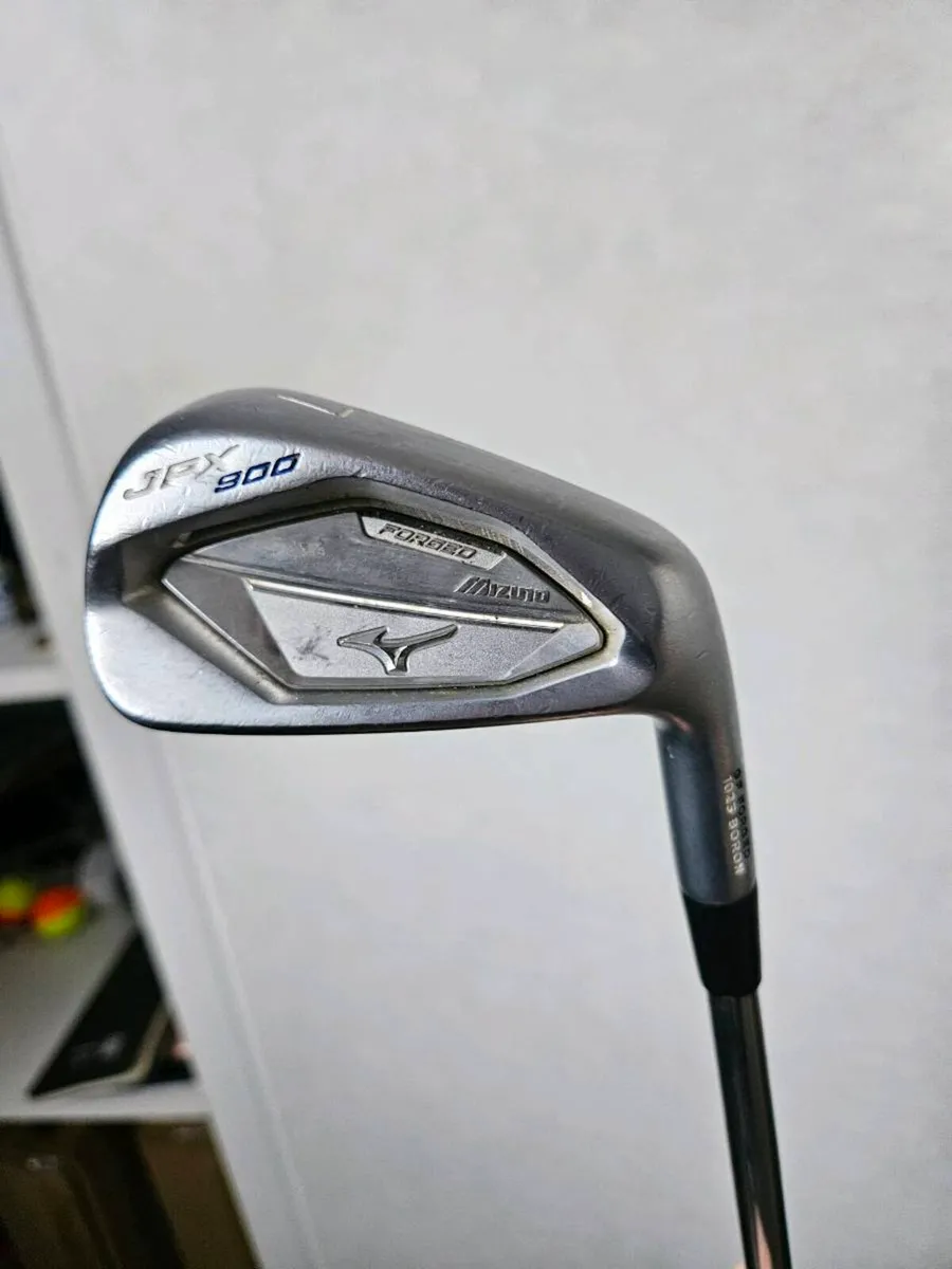 Mizuno JPX900 Forged Irons - Image 1