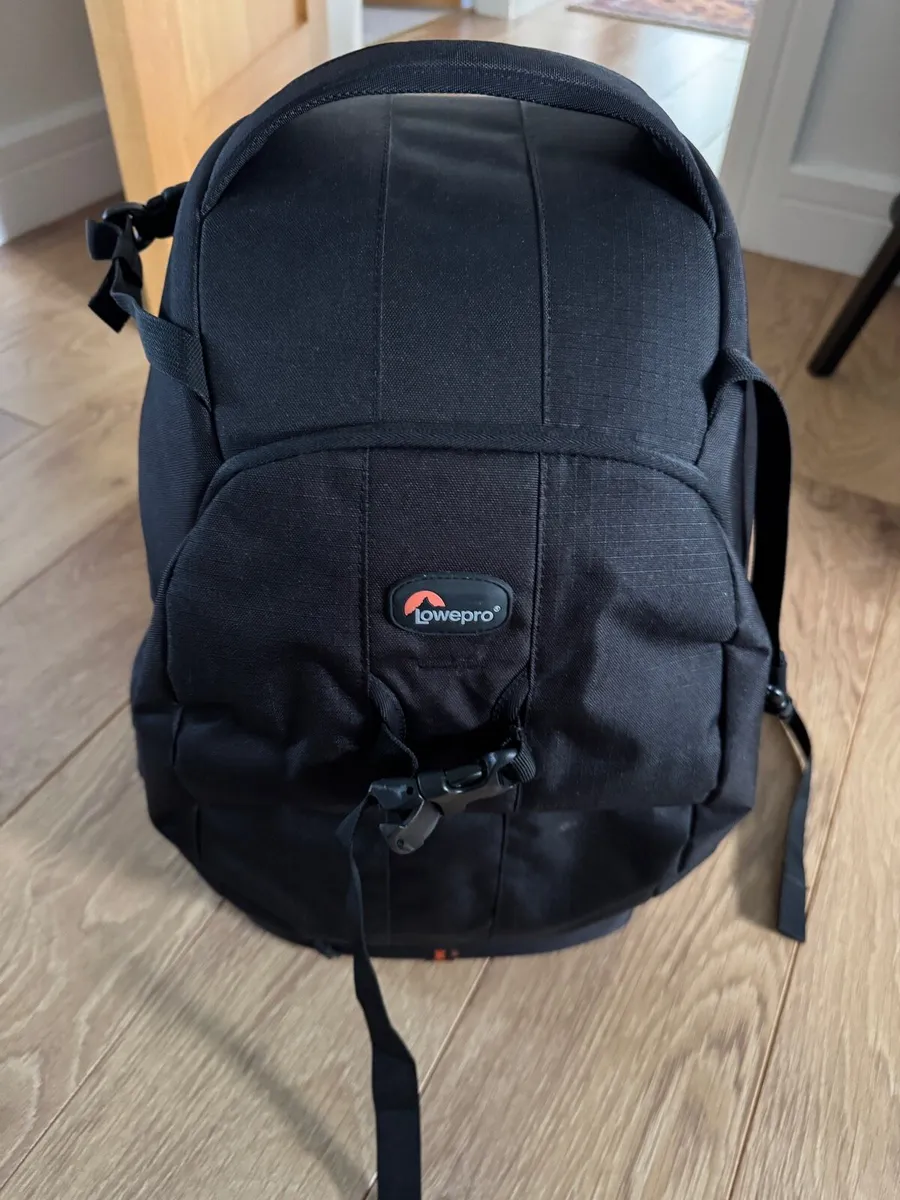 Lowepro Flipside 500 AW Camera Backpack - Image 1