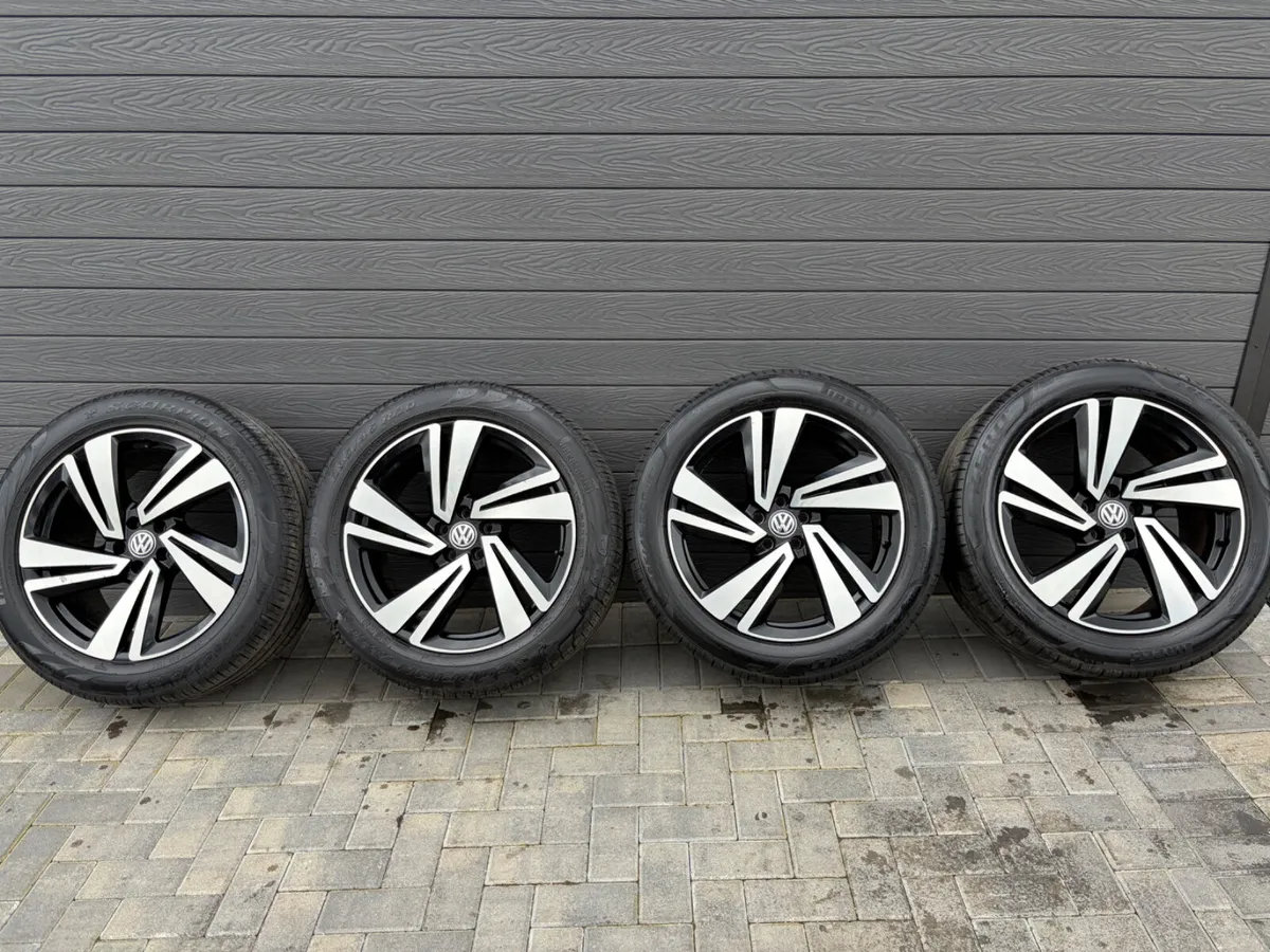 20” GENUINE VOLKSWAGEN TOURAG ALLOY WHEELS & TYRES - Image 2