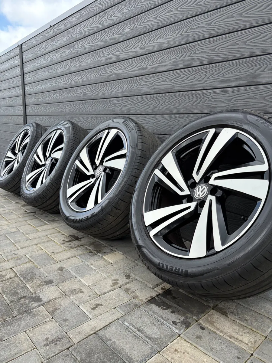 20” GENUINE VOLKSWAGEN TOURAG ALLOY WHEELS & TYRES - Image 1