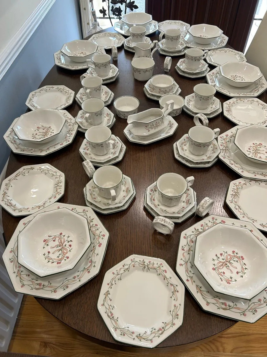 Eternal Beau full dinner and tea service - Image 1