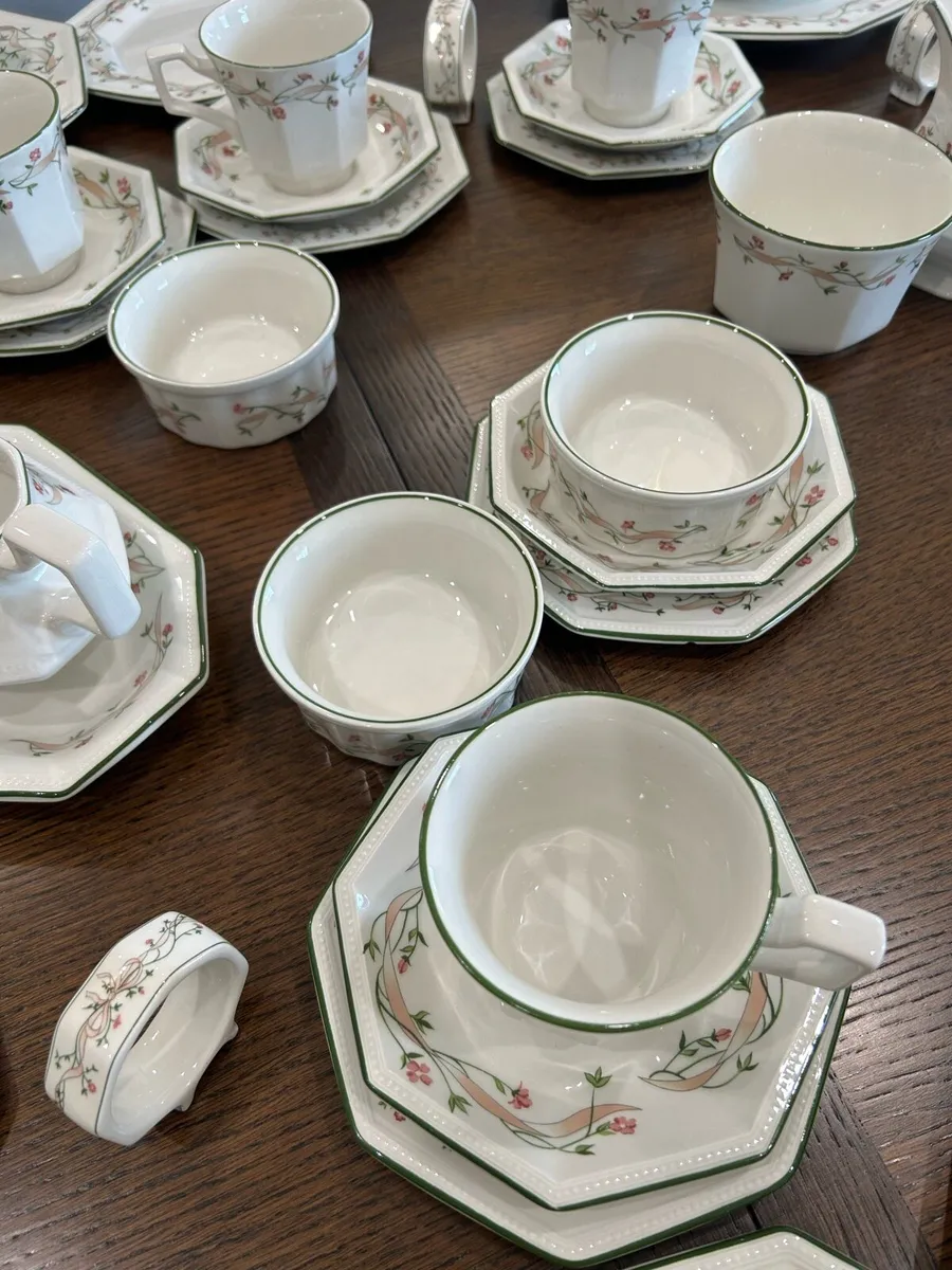 Eternal Beau full dinner and tea service - Image 4