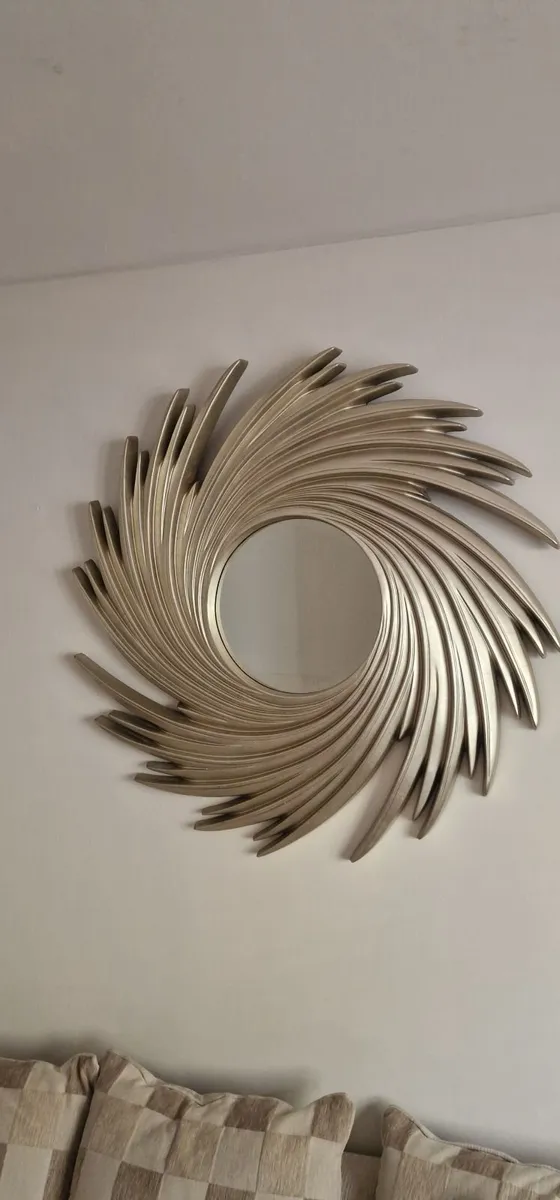 Couches and wardrobe - Image 2