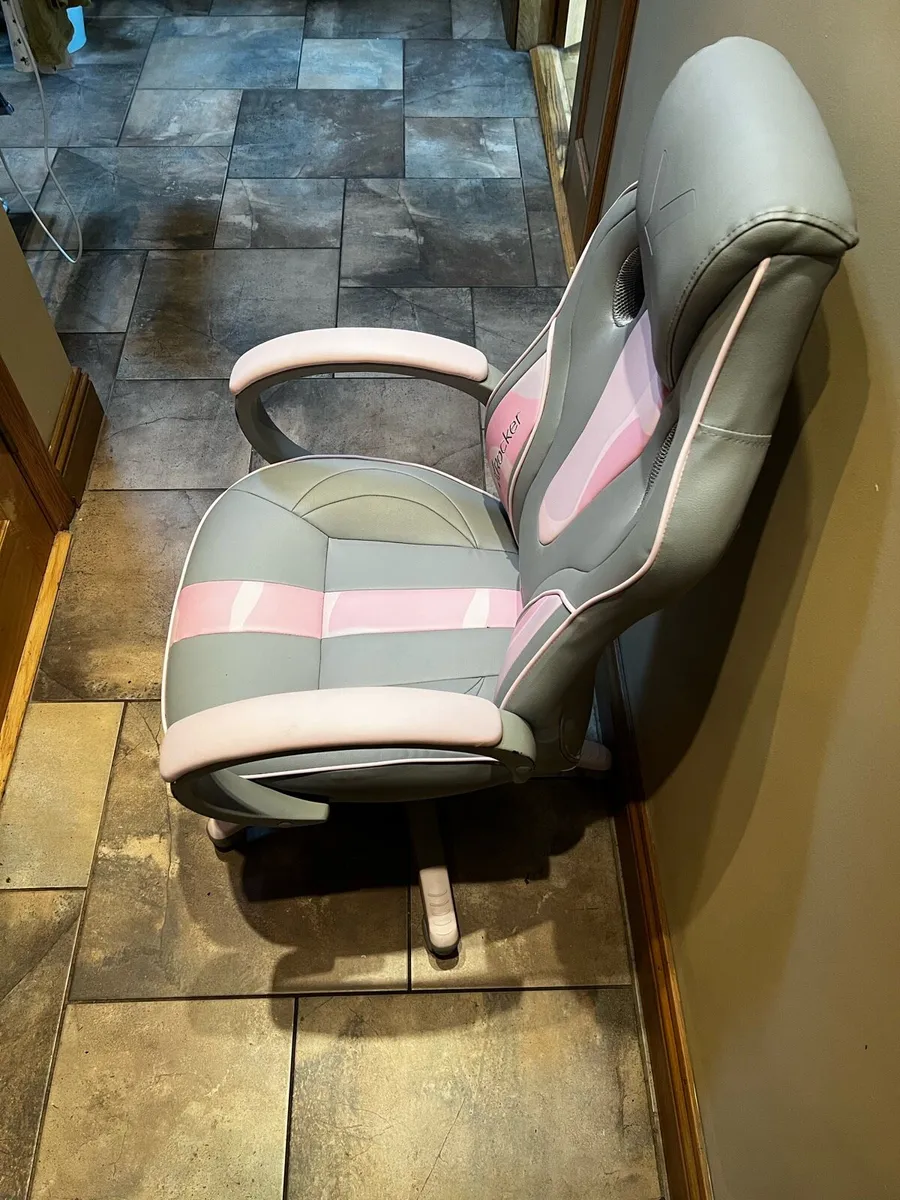 XRocker Gaming Chair - Image 2