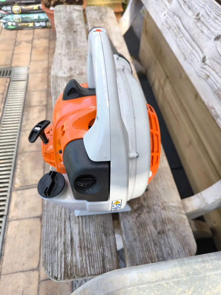 Hand held blower - Image 1