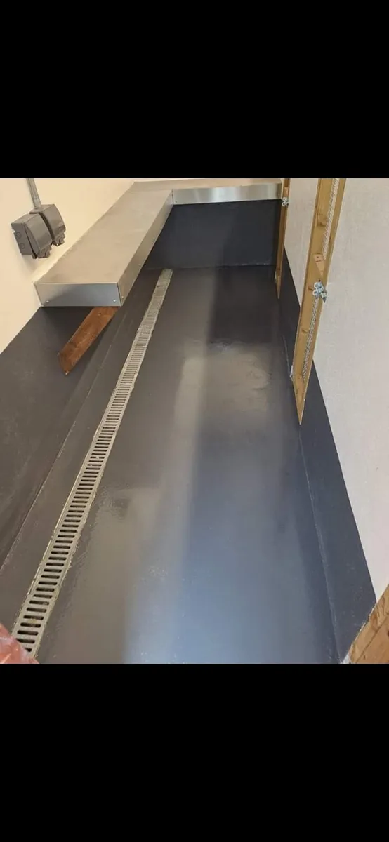 Rubberised floor paint on sale..  odd colours.. - Image 1